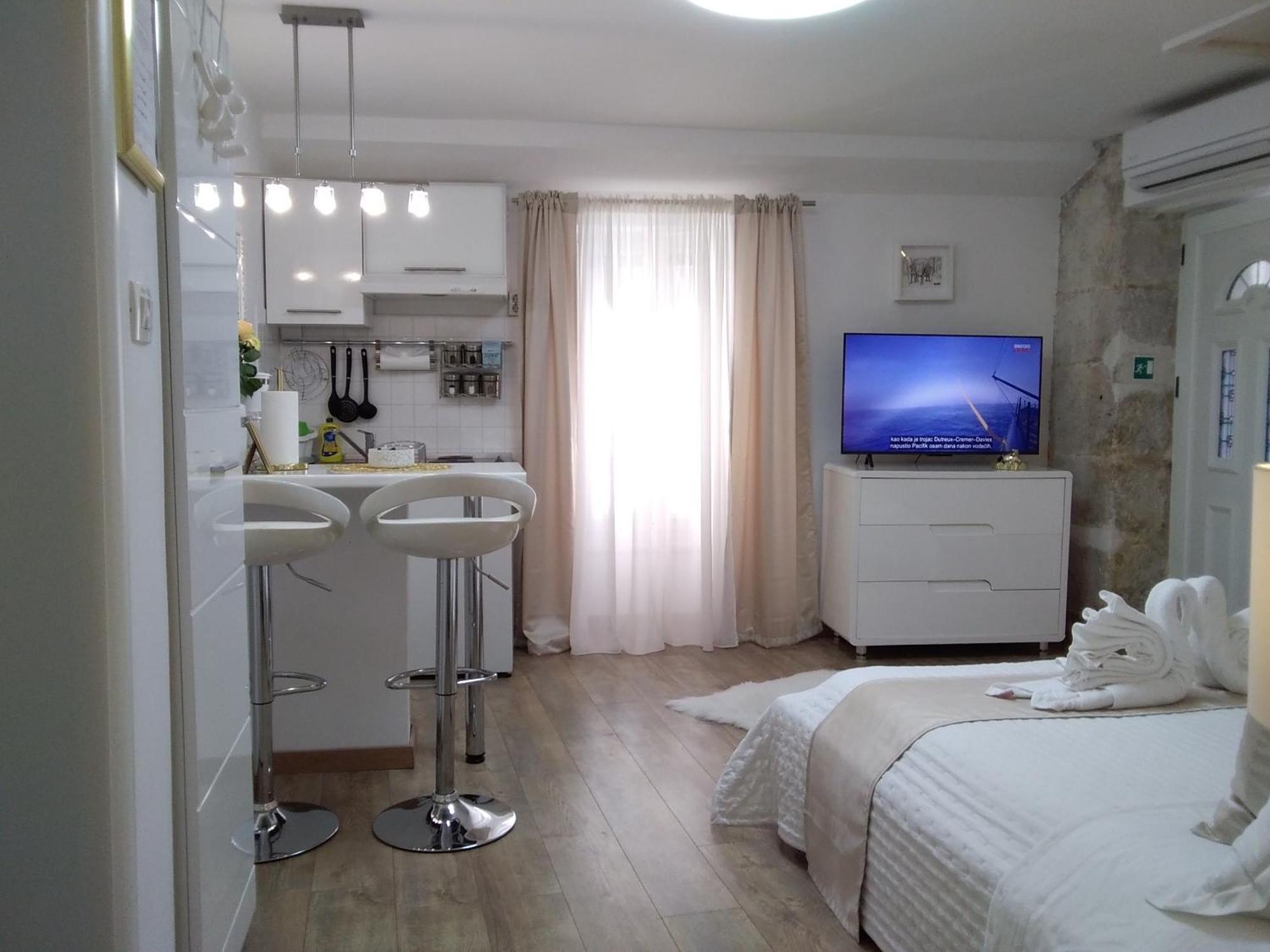 Private Apartments In Diocletians Palace スプリト エクステリア 写真