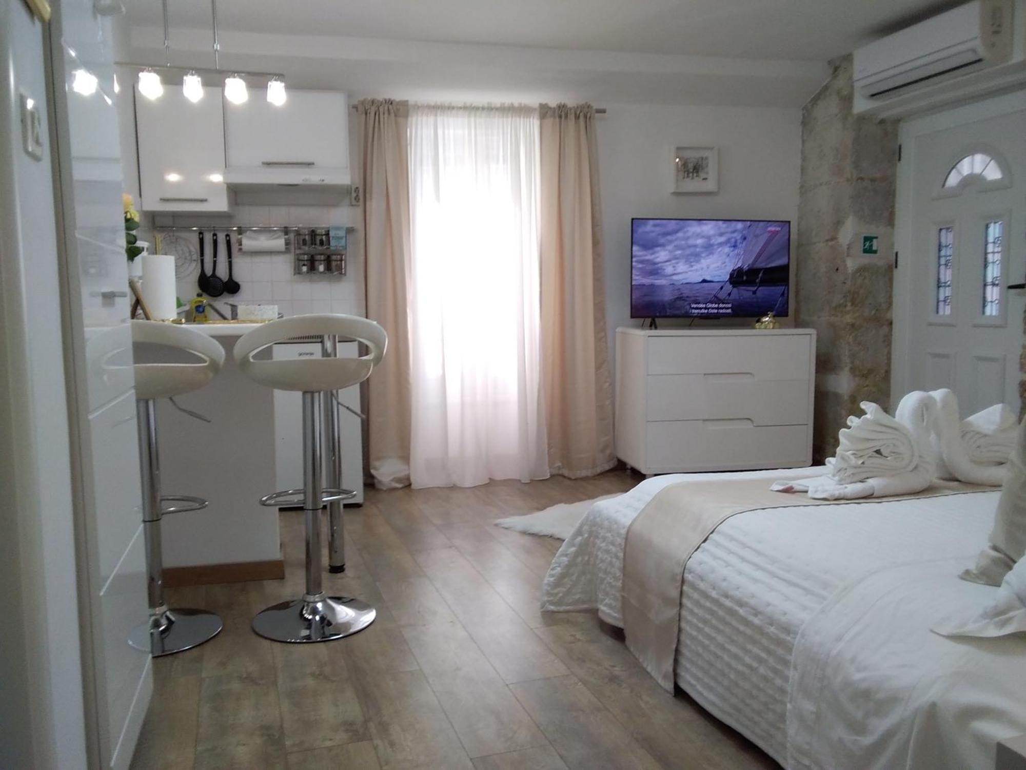 Private Apartments In Diocletians Palace スプリト エクステリア 写真